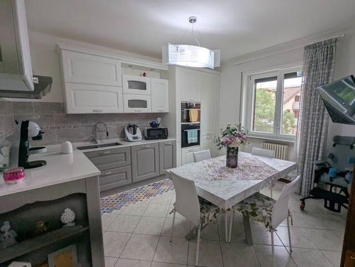 Appartamento con 5 locali in vendita in Via Catullo, Bussolengo