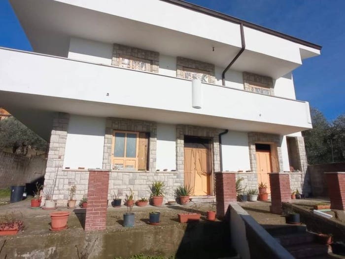 Casa con 6 locali in vendita in Via Roma, Apollosa