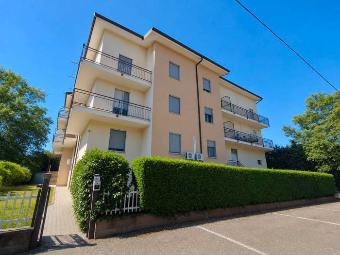 Appartamento trilocale in vendita in Via Asigliano, Desana