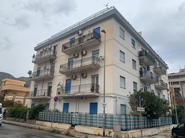 Appartamento con 5 locali in vendita in Via Filisto, Sferracavallo Barcarello, Palermo