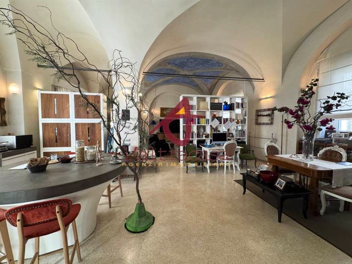 Appartamento con 6 locali in vendita in Centro Storico, Empoli