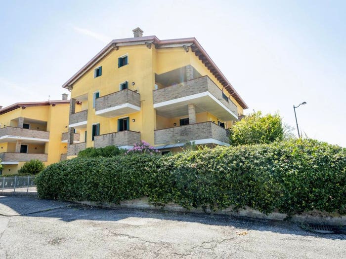 Appartamento trilocale in vendita in Via Don Arturo Tecchio, Due Carrare