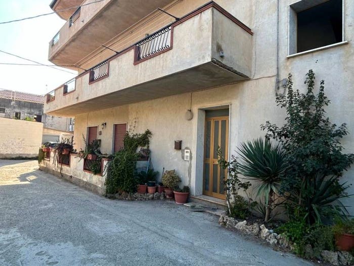 Appartamento con 5 locali in vendita in Via Aguglia, Caulonia