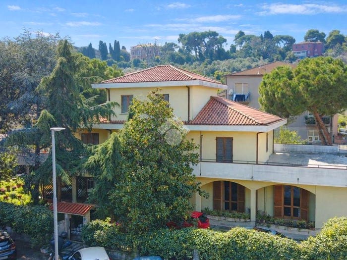 Casa con 6 locali in vendita in Via Sabotino, Centro, Giulianova
