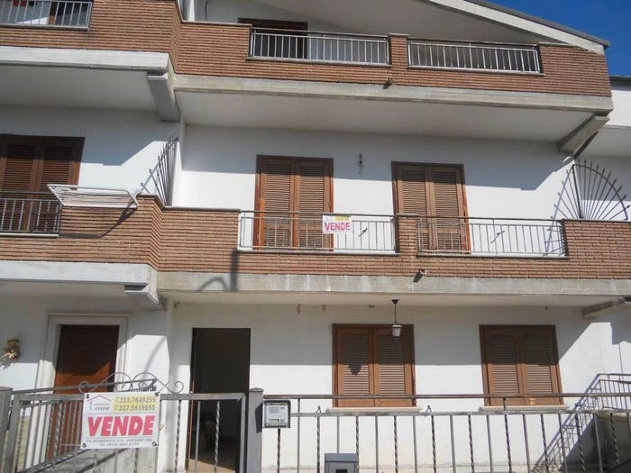 Casa con 6 locali in vendita in Via Don Orlando Di Orio, Magliano De'Marsi, Magliano de' Marsi