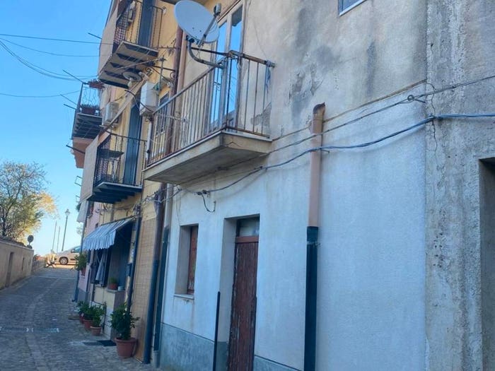 Casa bilocale in vendita in Via Macello, Castelbuono
