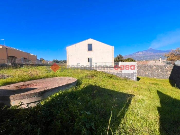Casa con 6 locali in vendita in Via Spirito Santo, Aci Sant'Antonio