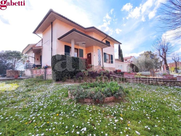 Casa con 6 locali in vendita in Centro, Asciano