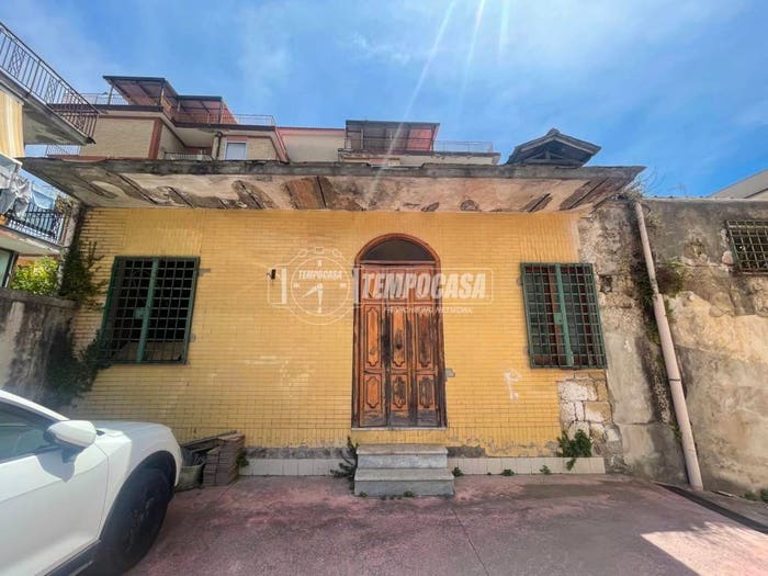 Casa in vendita in Via Nino Bixio, Aversa
