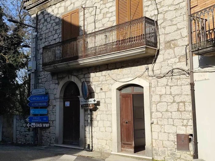 Casa con 6 locali in vendita in Via Pescolombardo, Campolattaro