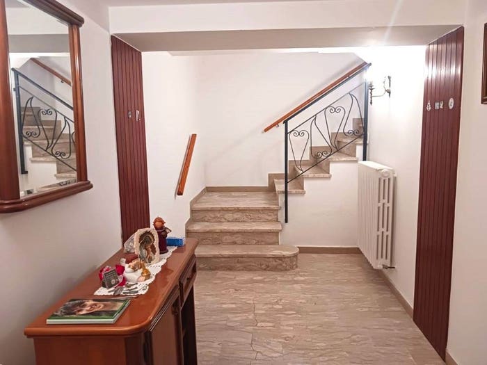 Appartamento con 6 locali in vendita in Centro, Cingoli
