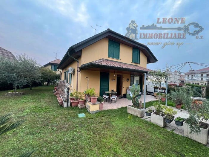 Casa con 5 locali in vendita in Via Don Boschetti, Samperone, Certosa di Pavia