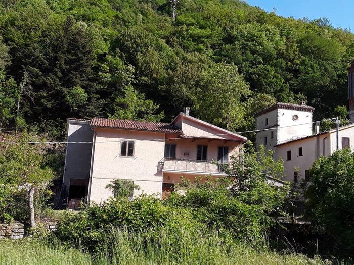 Casa con 6 locali in vendita in Via Aprile, Centro, Serravalle di Chienti