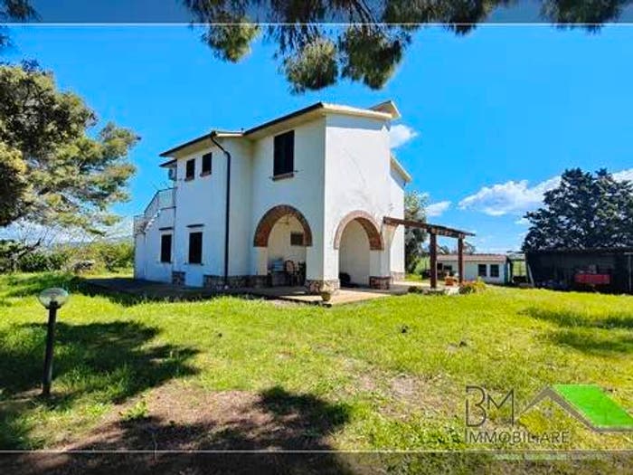 Casa quadrilocale in vendita in Strada Ponte Tre Occhi, Capalbio