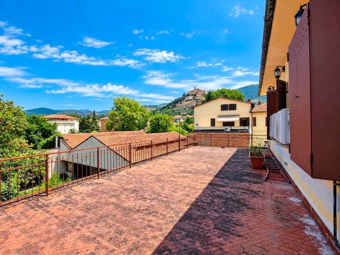 Appartamento quadrilocale in vendita in VIA CANNAIOLA, Centro, Trevi