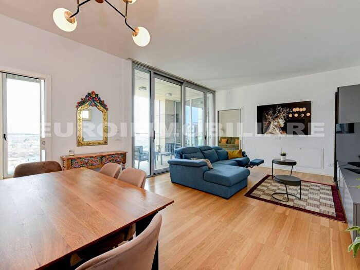 Appartamento quadrilocale in vendita in Via Fratelli Ugoni, Loggia Garibaldi, Brescia