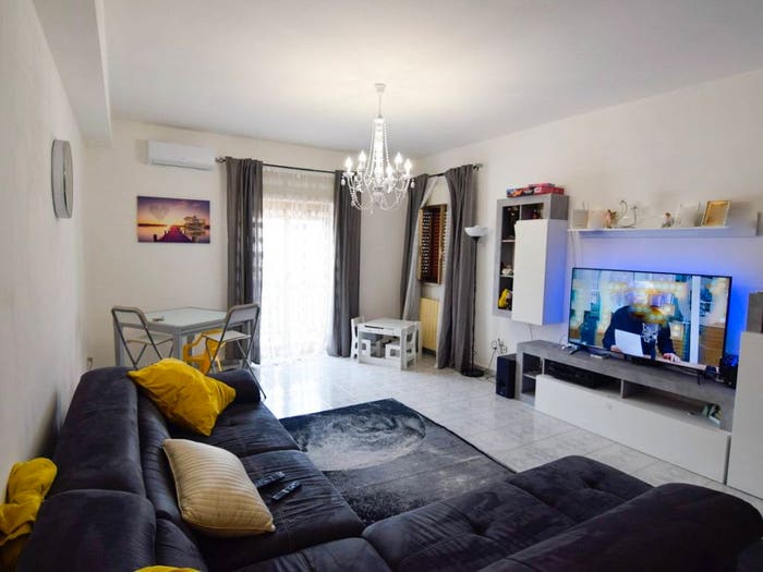 Appartamento quadrilocale in vendita in Via Vittorio Emanuele Orlando, Fiumefreddo di Sicilia