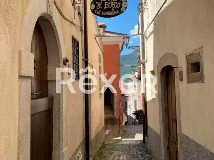 Casa bilocale in vendita in Via Buonconsiglio, Centro, Scapoli