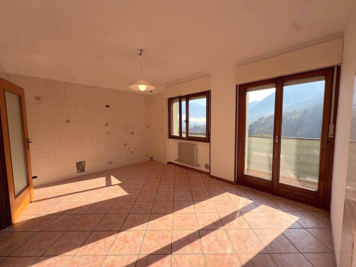 Appartamento quadrilocale in vendita in Via Condino, Centro, Tione di Trento