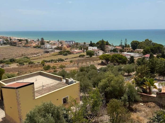 Casa con 6 locali in vendita in Via dei Faggi, Lido Manfria, Gela