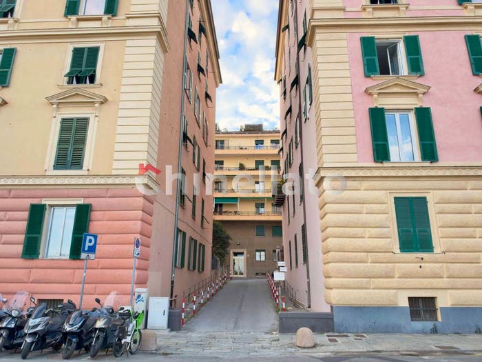 Appartamento quadrilocale in vendita in Corso Andrea Podestà, Carignano, Genova