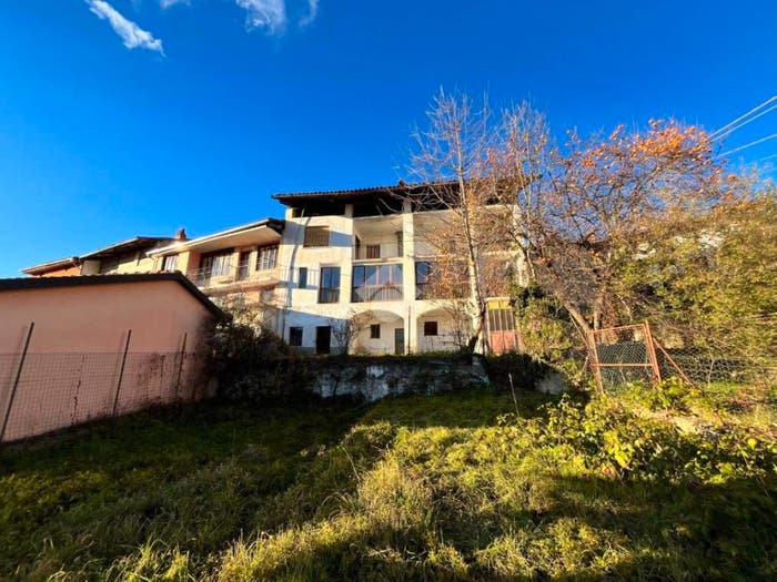 Casa con 6 locali in vendita in Via Gaeta, Val di Chy