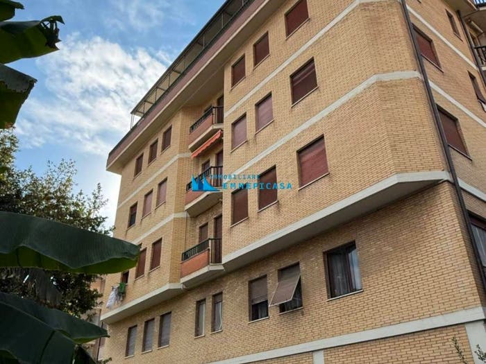 Appartamento quadrilocale in vendita in Via Giovanni Pascoli, Centro, Massa
