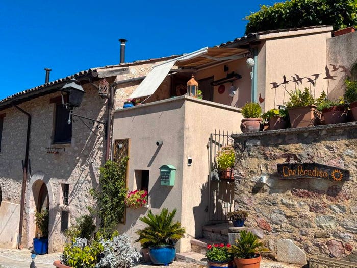 Casa con 6 locali in vendita in Via Casali, Meggiano, Vallo di Nera