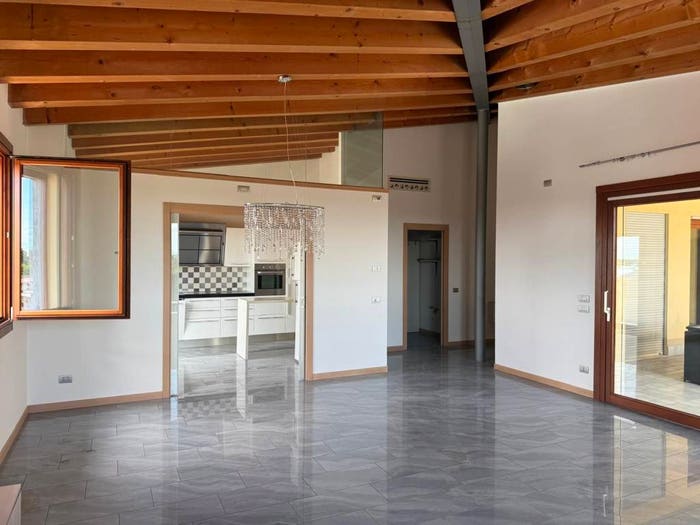 Casa con 6 locali in vendita in Via Cesare Battisti, Centro, Conegliano