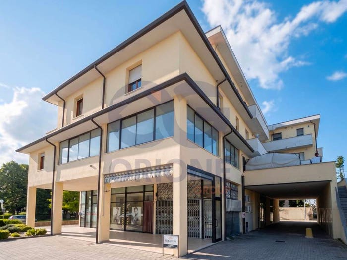 Appartamento trilocale in vendita in Via per Modena, Centro, Finale Emilia