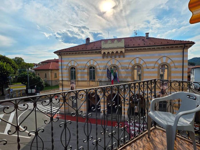 Appartamento trilocale in vendita in Piazza Vittorio Veneto, Centro, Invorio