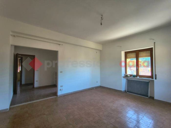 Appartamento con 5 locali in vendita in VIA NAZARETH, Centro, Isola del Liri