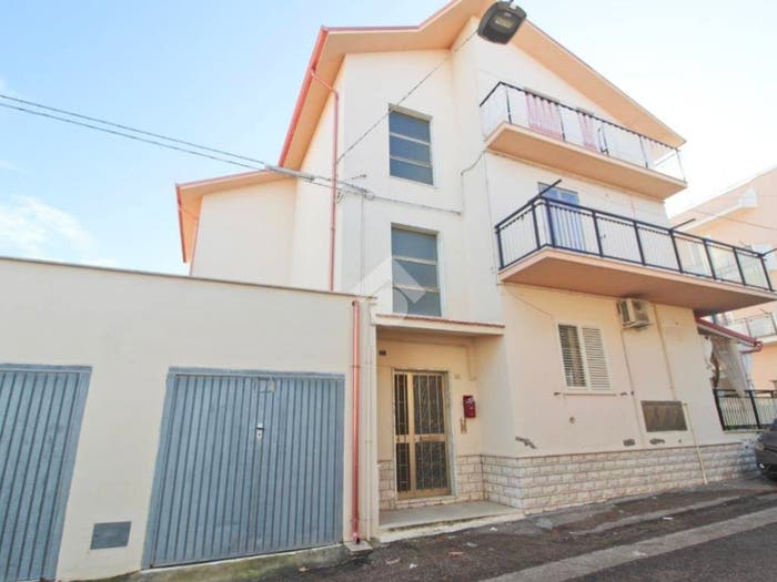 Casa trilocale in vendita in Via trilussa, Centro, Campomarino