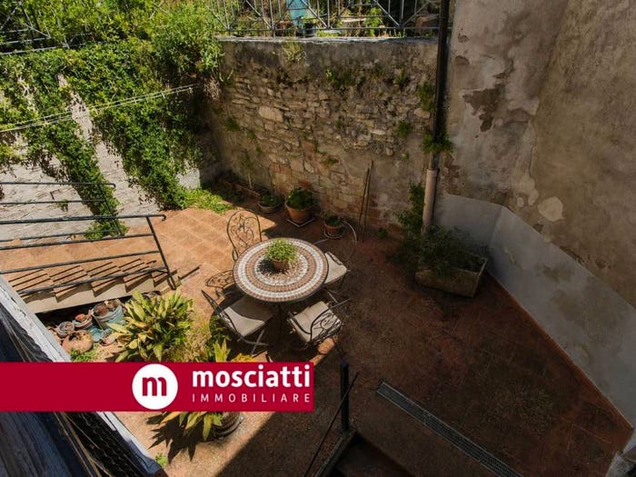 Casa con 6 locali in vendita in Corso Vittorio Emanuele II, Centro, Esanatoglia