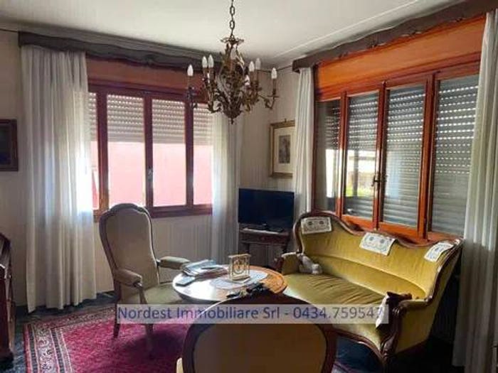 Casa con 6 locali in vendita in Centro, Colle Umberto