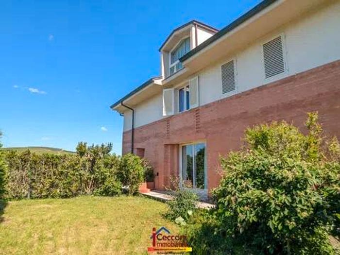 Casa con 6 locali in vendita in Via Motta In Poggio, Cerreto Guidi