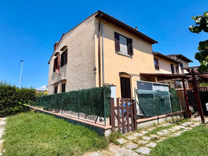 Casa trilocale in vendita in Viale Pietro Nenni, Legnaia San Quirico Monticelli, Firenze