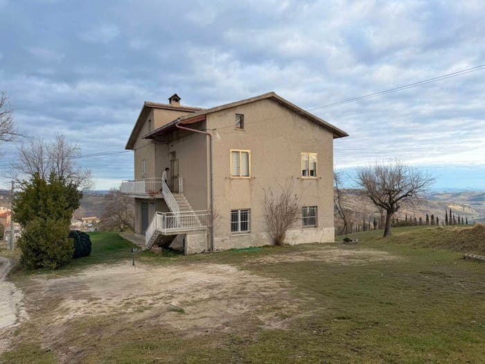 Casa con 6 locali in vendita in Contrada San Venanzo, Monte San Martino