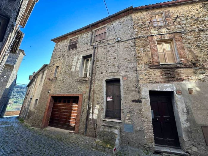 Casa con 6 locali in vendita in Via Graziano Monaco, Centro, Ficulle