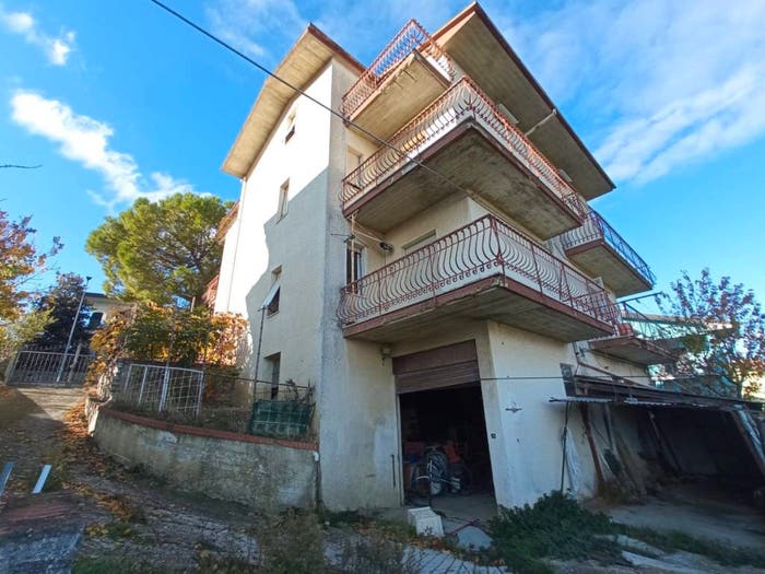 Casa con 6 locali in vendita in Via Borgo da Monte, Monteprandone