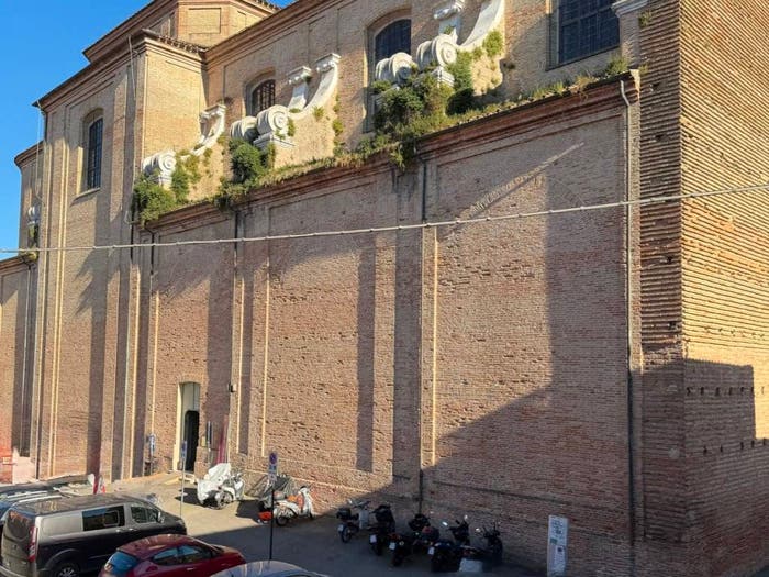 Appartamento quadrilocale in vendita in Piazza Aguselli, Centro Storico, Cesena