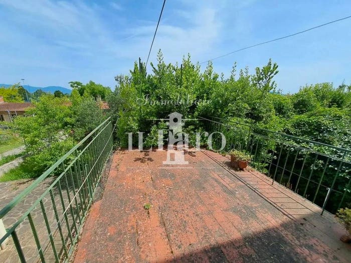 Casa con 6 locali in vendita in Via Enrico Berlinguer, Sant'Angelo Vingone, Campi Bisenzio