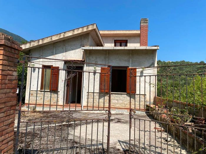 Casa con 5 locali in vendita in Contrada Bergi, Castelbuono