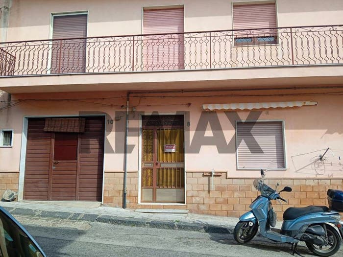 Casa con 6 locali in vendita in Via Trieste, Mirabella Imbaccari