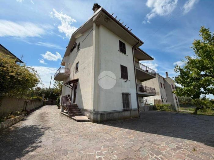 Appartamento trilocale in vendita in Strada provinciale c, Canneto, Fara in Sabina