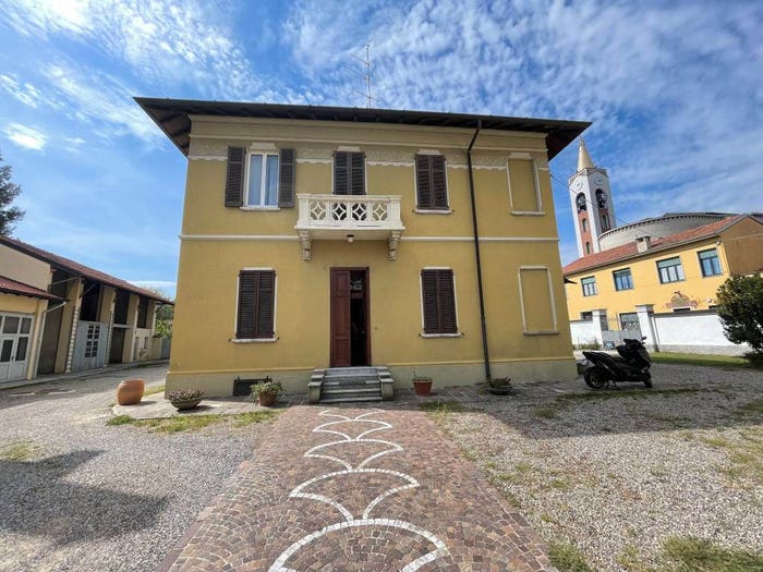 Casa con 5 locali in vendita in Buscate