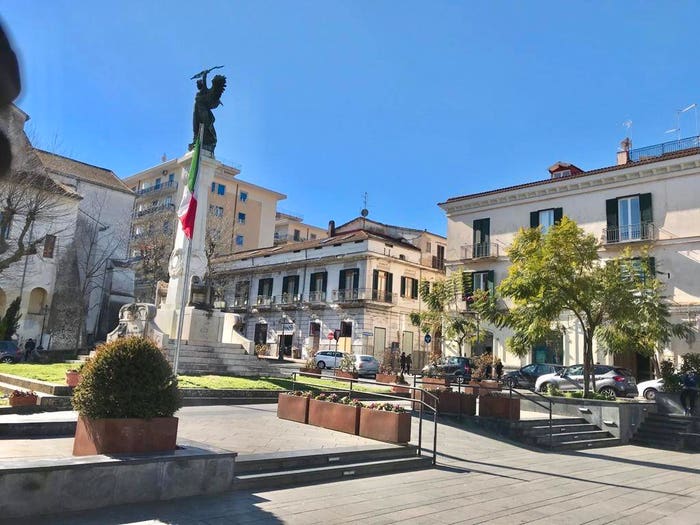 Appartamento quadrilocale in vendita in Piazza Vittorio Emanuele II, Centro, Cava de' Tirreni