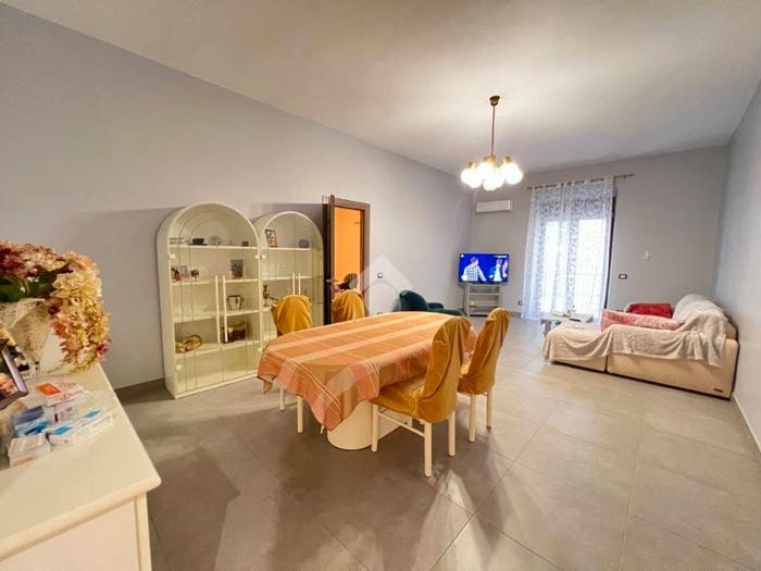 Appartamento con 5 locali in vendita in Via Napoli, Favara