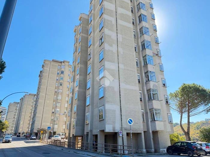 Appartamento quadrilocale in vendita in Via Ionio, Centro, Potenza