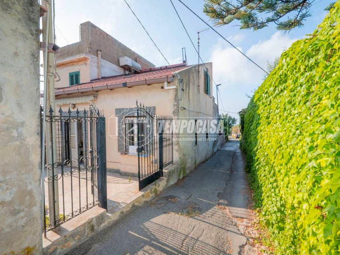 Casa quadrilocale in vendita in Contrada Lacagnina, Acqualadrone Spartà, Messina